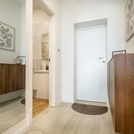 公寓 Nox Modern Jacuzzi&terrace - Near Znjan 斯普利特