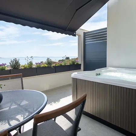 Nox Modern Jacuzzi&terrace - Near Znjan