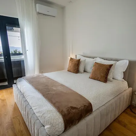 Nox Modern Jacuzzi&terrace - Near Znjan Apartment Split