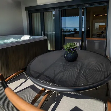 Nox Modern Jacuzzi&terrace - Near Znjan *